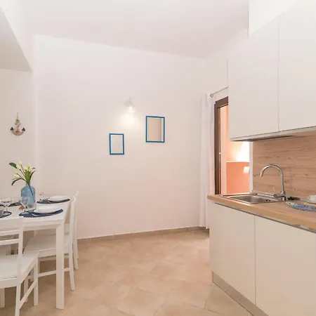 Apartment Mirto In The Center - Happy